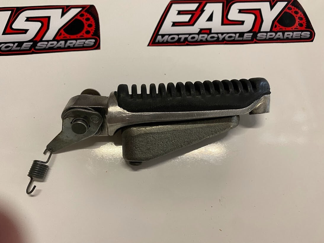 RH Riders Foot Peg Suzuki GSX 750F 2004 43510-20C00