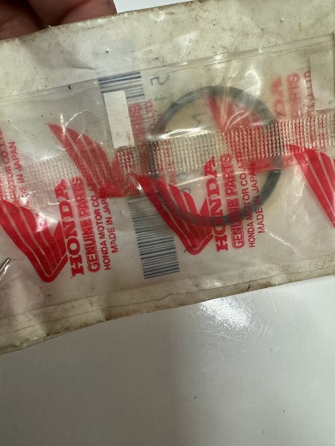 Honda DUST SEAL 45109-166-006 x4