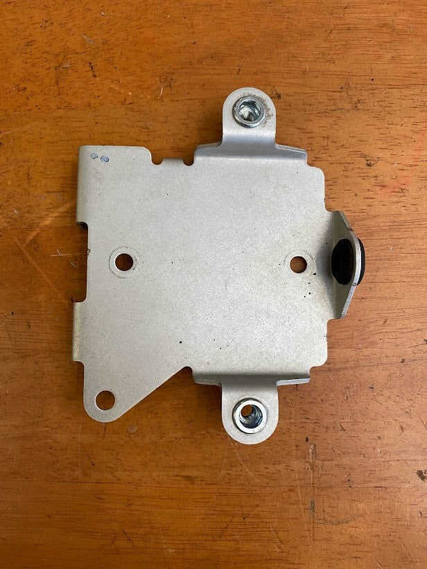 Regulator Mount Yamaha FZ6-S 2006