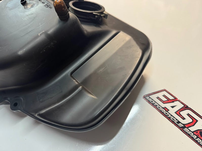 Suzuki VL 1500 Intruder 1998-2004 Airbox Cleaner Assy OEM Genuine 13700-10F01