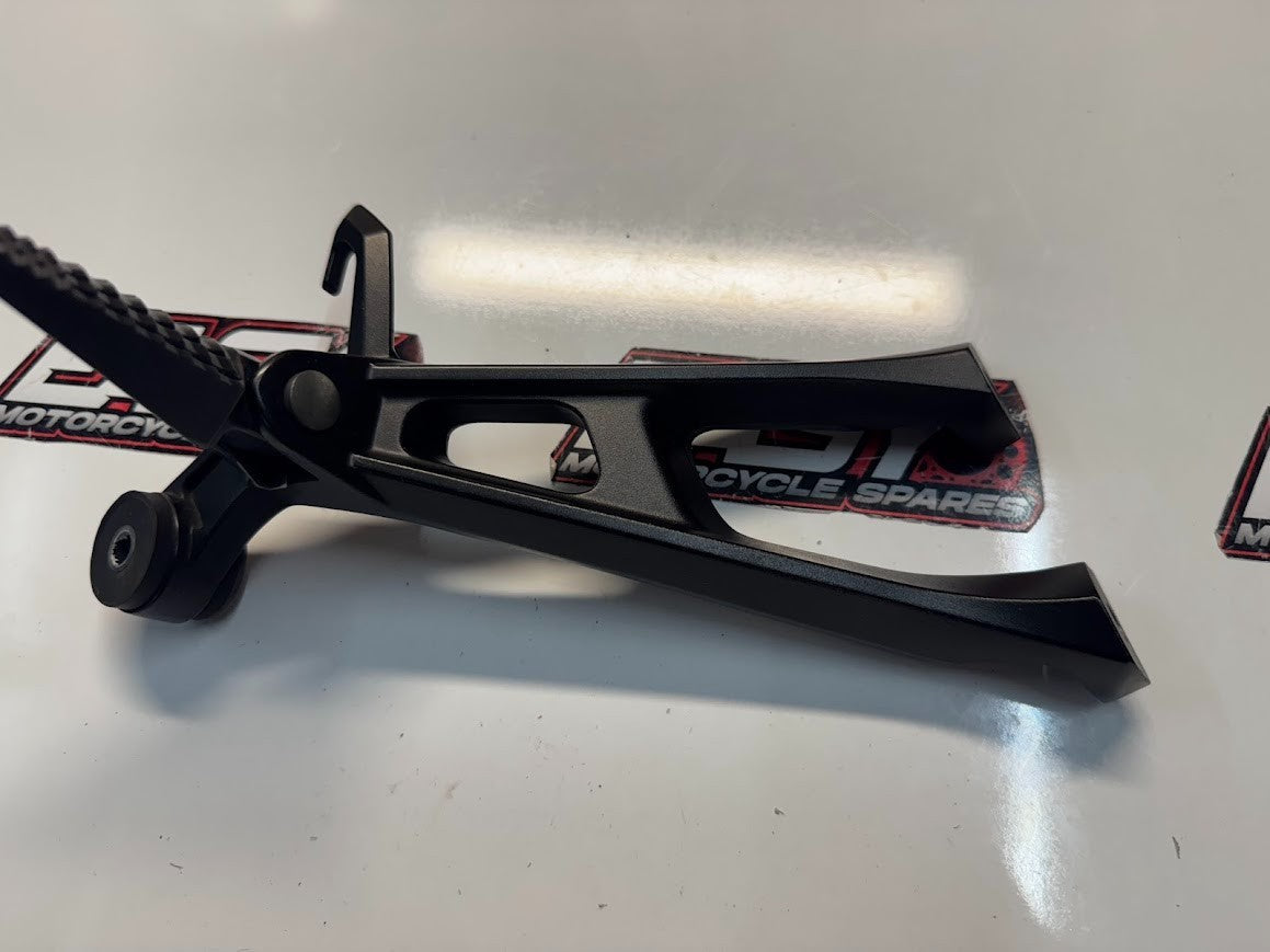 Suzuki GSXR 1000 2009-2016 RH Pillion Peg & Bracket OEM Genuine 43600-47H40
