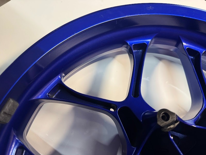 Yamaha YZF R1 2015-2025 Front Wheel OEM 2CR-25168-00-P0 *READ DESCRIPTION*