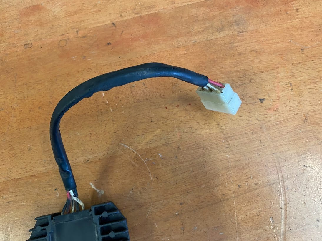 Regulator Yamaha FZS 600 1998