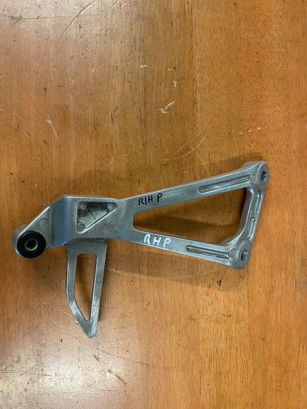RH Pillion Peg Bracket Honda CB 300F 14-18 2017 50715-KYJ-900