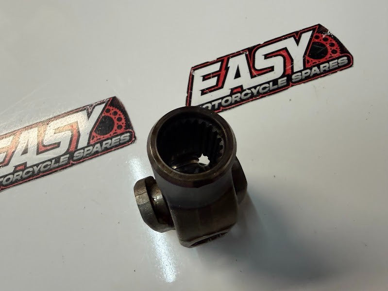 Uni Joint Yoke Suzuki Boulevard C109R VLR 1800 T 2008-2014 OEM 27100-48G20