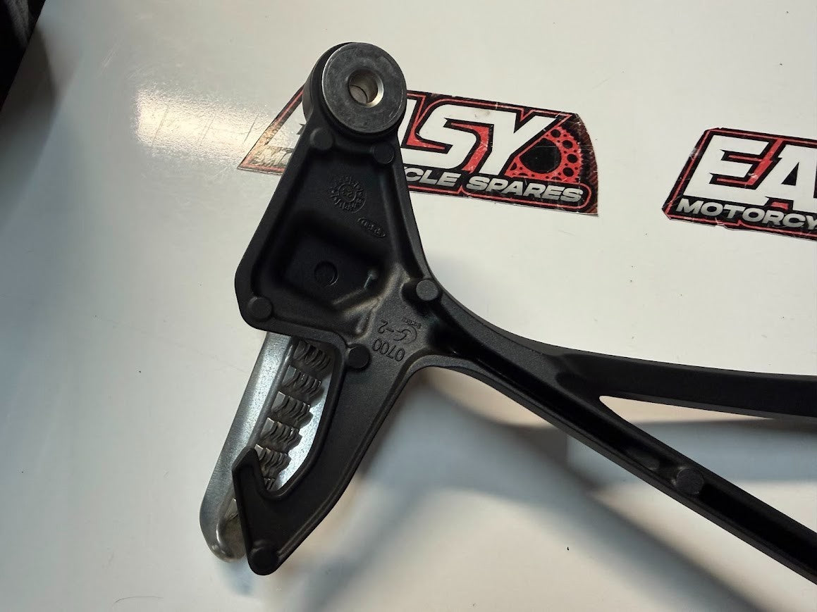 LH RH Pillion Peg Assembly Kawasaki Ninja ZX-10R 2021-2025 OEM 35063-0852-18R