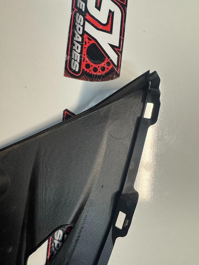 Suzuki GSXR 1000 2016 LH lower Side Cowl Fairing OEM Genuine 94481-47H00