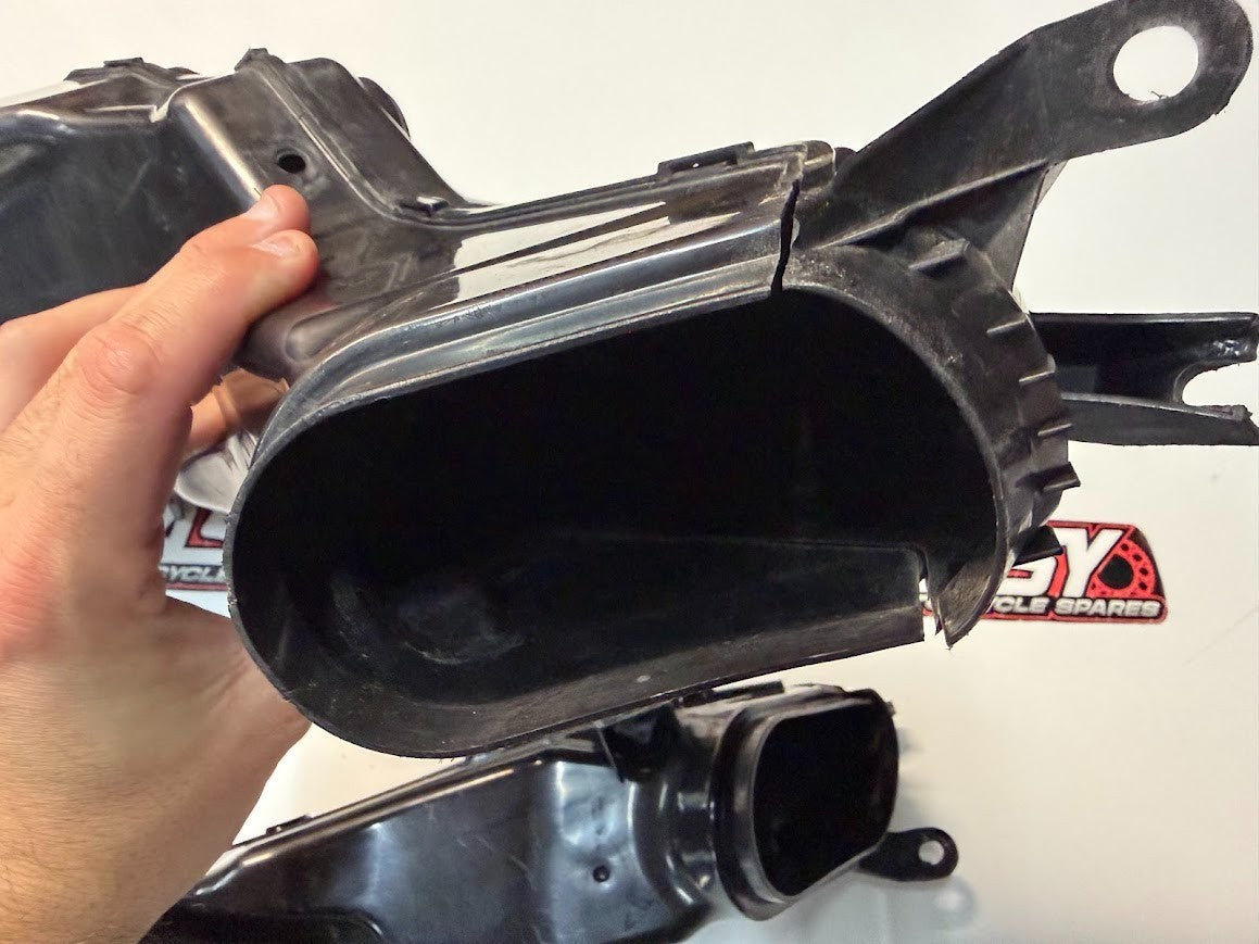 Air Intake Ducts Suzuki GSXR 1000 2009-2016 OEM 94420-47H00