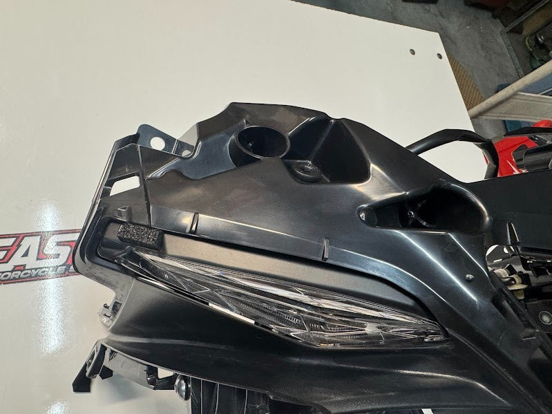 Yamaha YZF R1 2020-2025 Headlight Assembly OEM Genuine B3L-84300-00