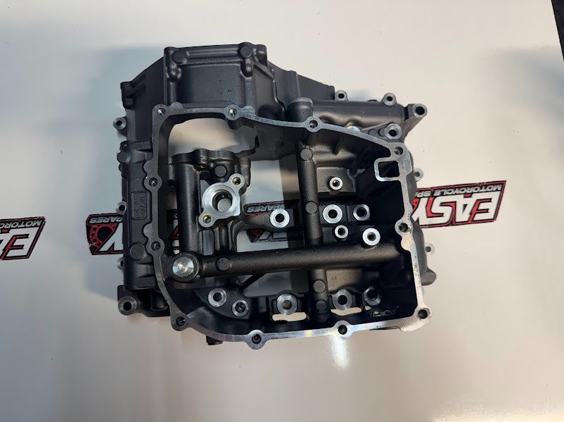 Yamaha YZF R7 2022-2025 Lower Crankcase Casing OEM Genuine 1WS-15100-39