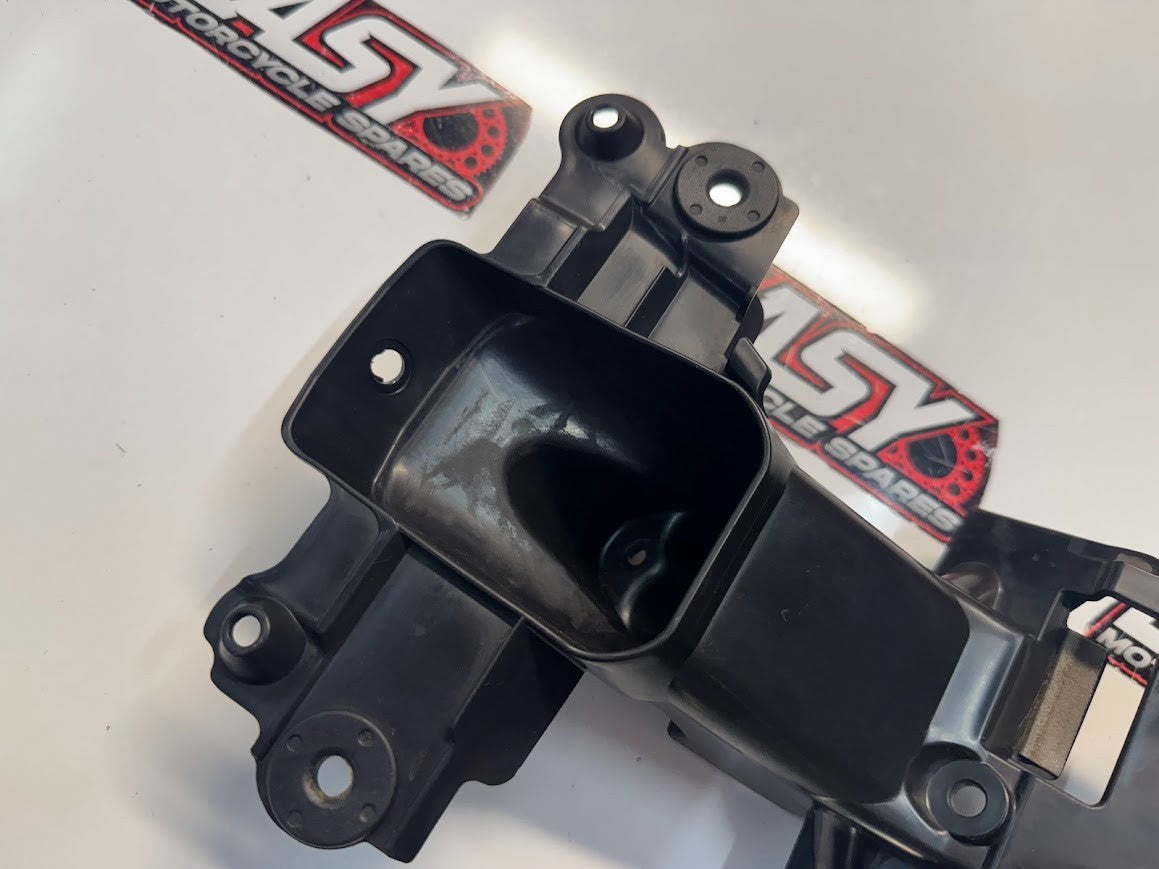 Suzuki GSXR 1000 2009-2016 Inner Parts Holder Bracket OEM Genuine 47414-47H00