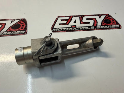 RH Riders Foot Peg Suzuki GSXR 1000 2005-2008 OEM 43516-41G00