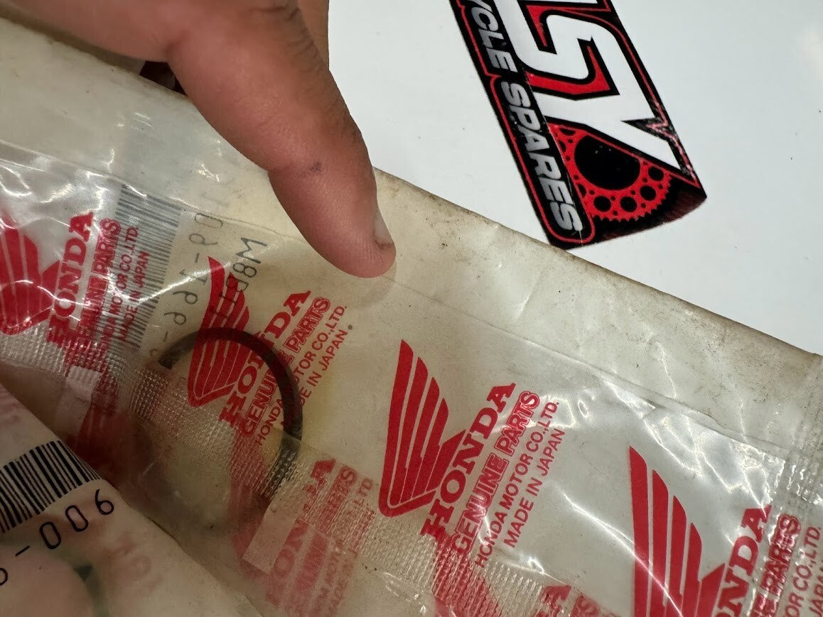 Honda DUST SEAL 45109-166-006 x4