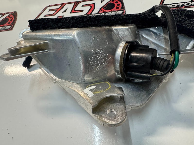 Kawasaki Ninja 650 2012-2019 LH Front Blinker Indicator OEM Genuine 23040-0137