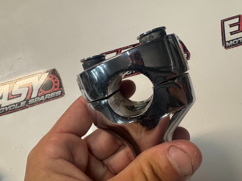 Kawasaki Vulcan VN900 Classic 2006-2010 Handlebar Mounts Clamps OEM 46012-1272