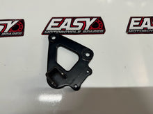 LH Foot Peg Bracket Suzuki GS 500 04-06 2006 43520-01D00-YCH