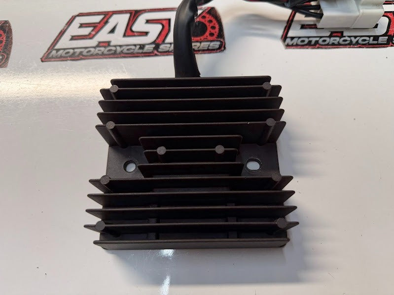 Regulator Rectifier Suzuki Boulevard C109R VLR 1800 T 2008-2012 OEM 32800-10G20