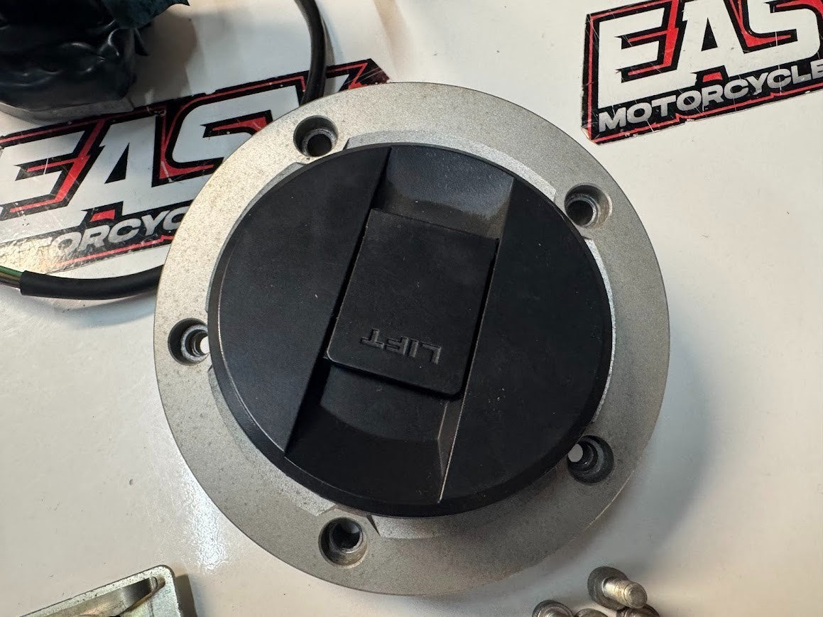 Suzuki GSXR 1000 2012-2016 ECU Ignition Lockset x2 Keys OEM Genuine 37000-17847