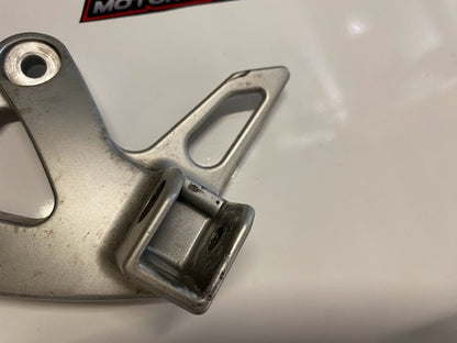 LH Pillion Peg Bracket Suzuki GSX 750F 98-08 2004 43821-08F10