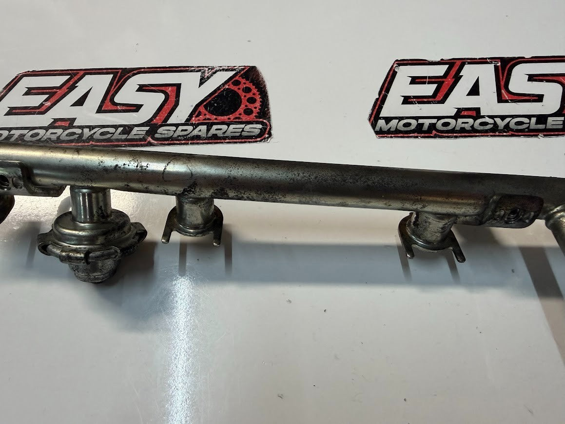 Fuel Pipe Rail Assy 1 Yamaha FZ1 S 2006-2014 OEM 2D1-13160-00