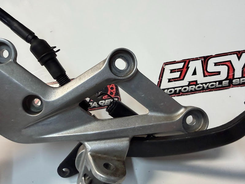 RH Footrest Bracket Assembly Honda CB 300F 14-18 2017 50600-KYJ-900