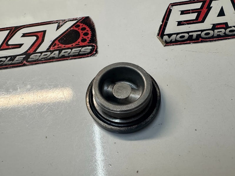 Kawasaki Vulcan VN900 Classic 2006-2010 Oil Filler Cap OEM 16115-0012