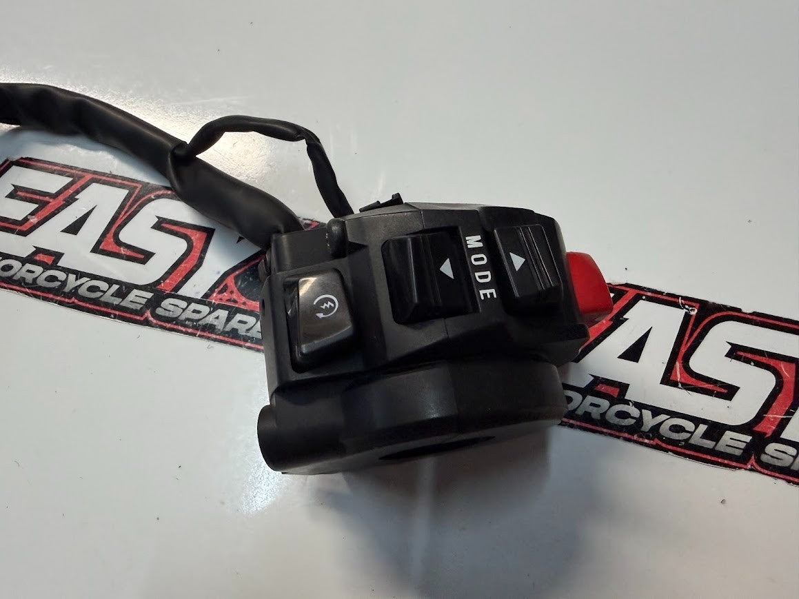 RH Switch Block Controls Suzuki GSXR 1000 2007-2008 OEM 37200-21H01