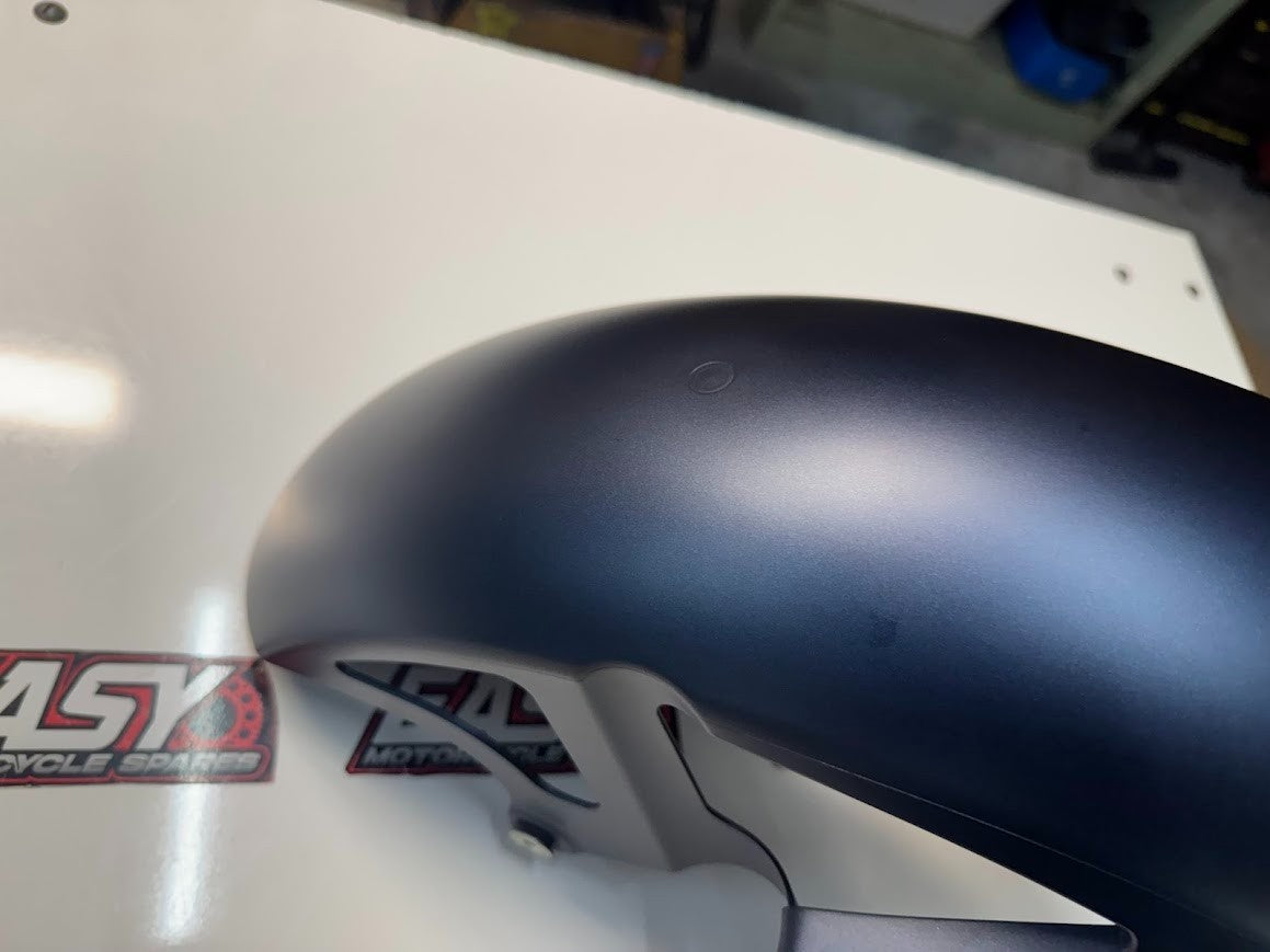 Yamaha YZF R1 2022-2023 Front Fender Mudguard Hugger OEM Genuine 14B-Y2151-00