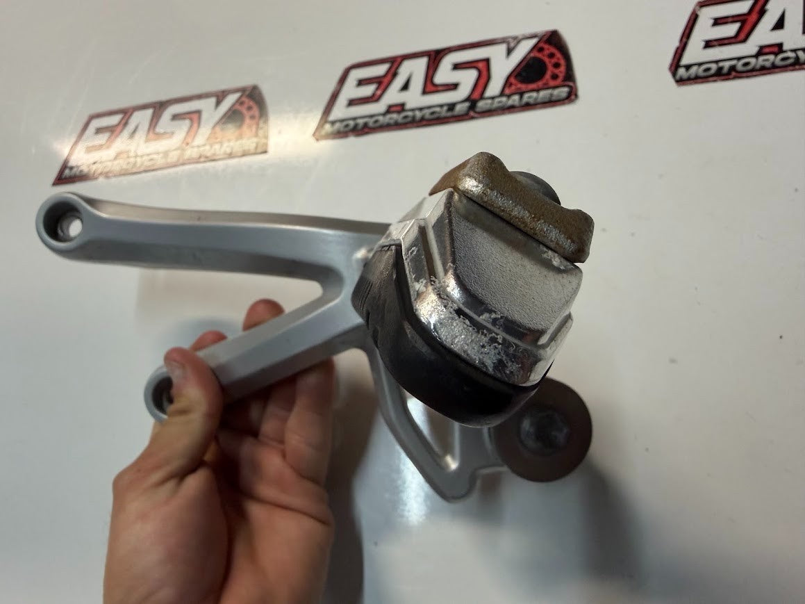 RH Pillion Peg Bracket Suzuki GSF 1250 S Bandit 2007-2016 OEM 43811-18H10