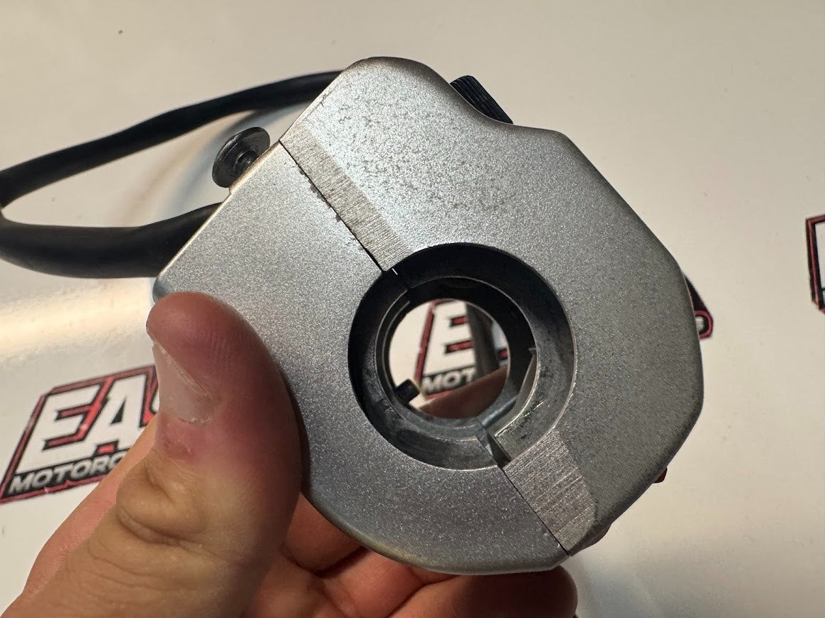 Suzuki VL 1500 Intruder 2003 RH Switch Block Controls OEM Genuine 37200-48E80