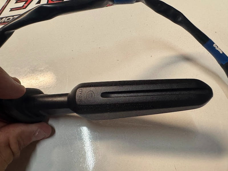 Yamaha YZF R7 2022-2025 RH Front Blinker Indicator OEM Genuine BEB-83320-01
