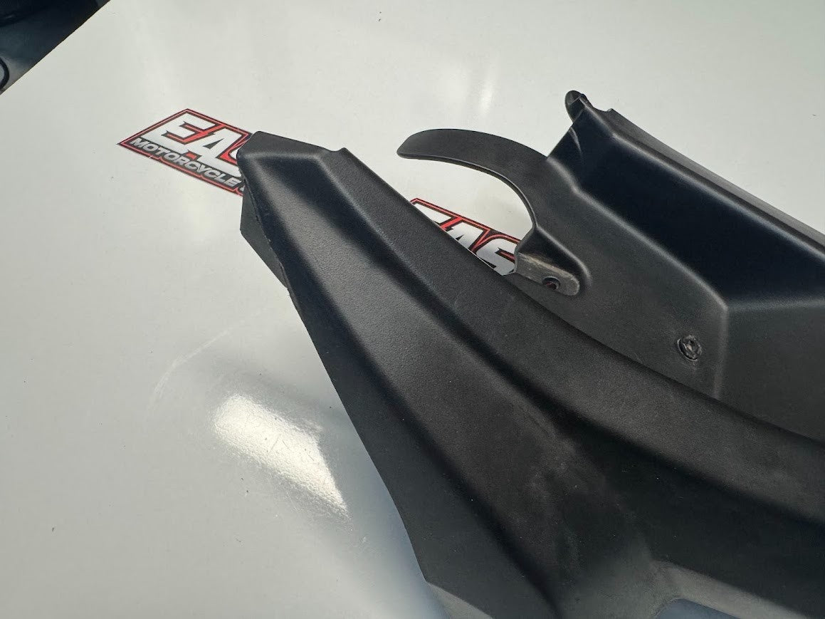 Aprilia RS4 125 4T 2011-2016 Rear Hugger Fender Mudguard OEM Genuine B043209