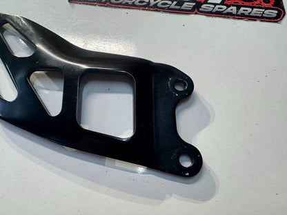 Suzuki GSXR 1000 2015-2016 LH Foot Rest Heel Guard OEM Genuine 43576-47H40