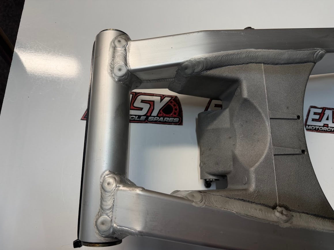Swingarm Suzuki GSF 1250 S Bandit 2007-2012 OEM 61000-49G00 Swing Arm