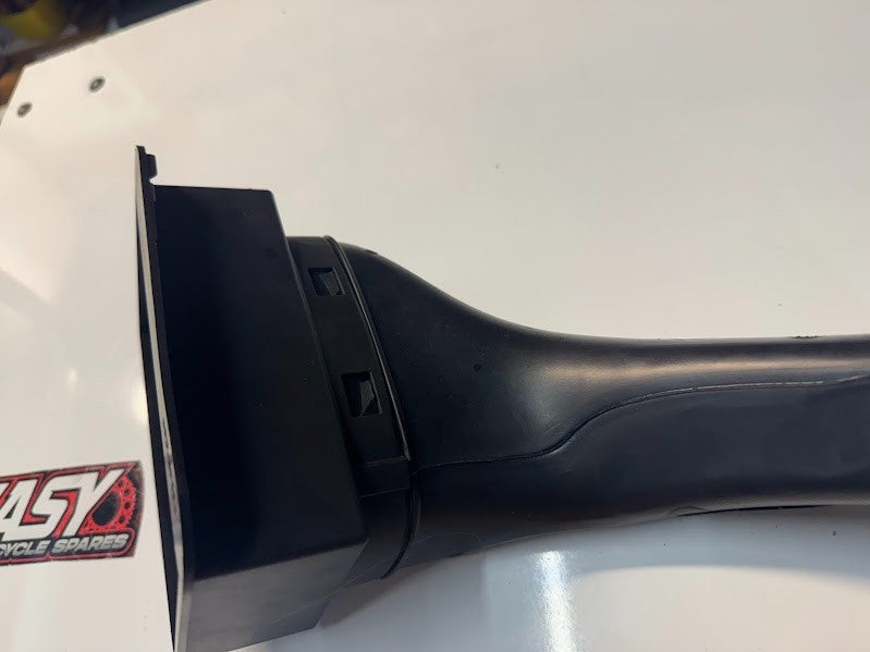 BMW F800 ST 2009 Intake Manifold OEM Genuine 13717678277