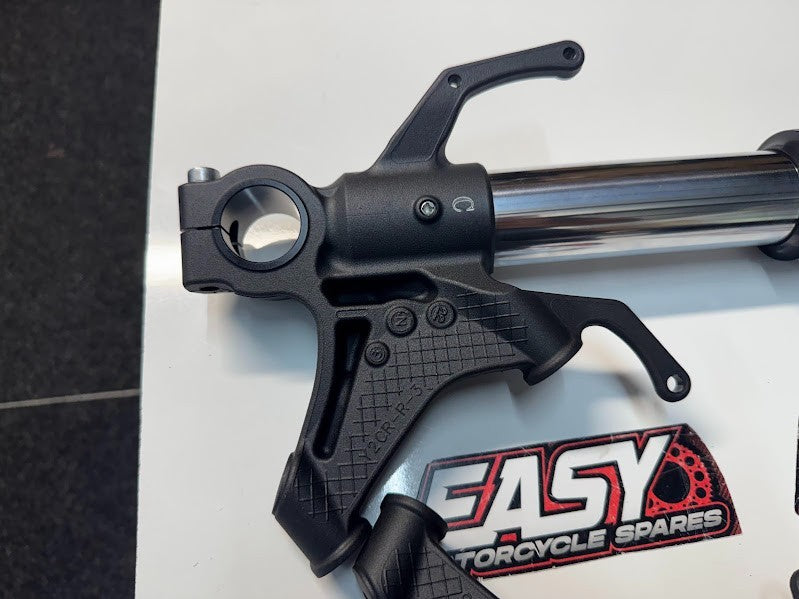 Yamaha YZF R1 2022-2024 Front Forks Suspension OEM Genuine B3L-23102-01