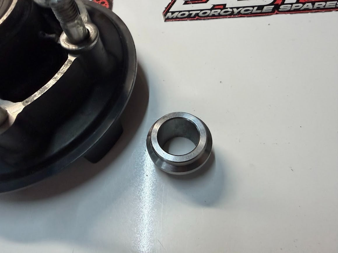 Belt Carrier Hub Kawasaki Vulcan VN900 Classic 2006-2022 OEM 42033-0037