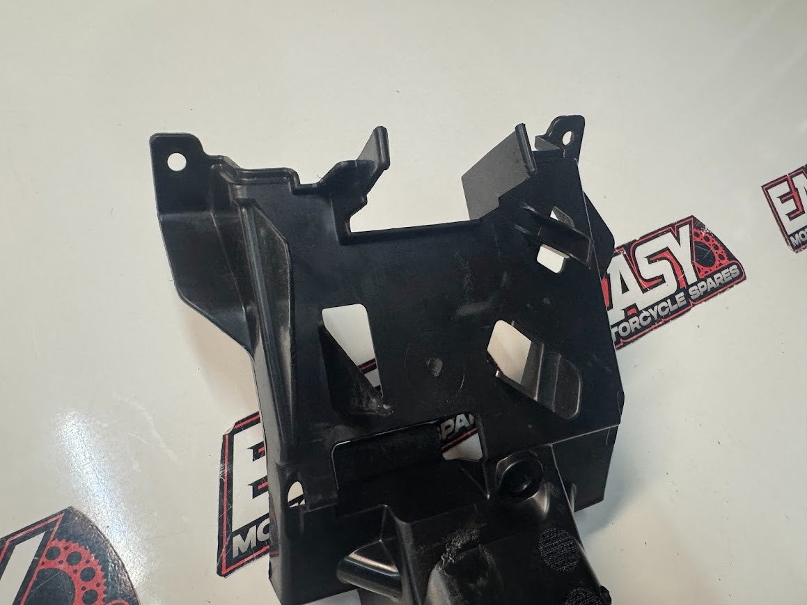 Suzuki GSXR 1000 2009-2016 Inner Rear Fender Part OEM Genuine 47414-47H0