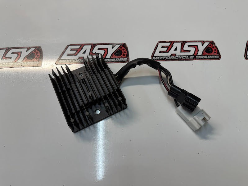 Regulator Rectifier Suzuki Boulevard C109R VLR 1800 T 2008-2012 OEM 32800-10G20