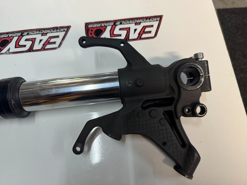 Yamaha YZF R1 2020-2021 Front Forks Suspension OEM Genuine B3L-23102-00