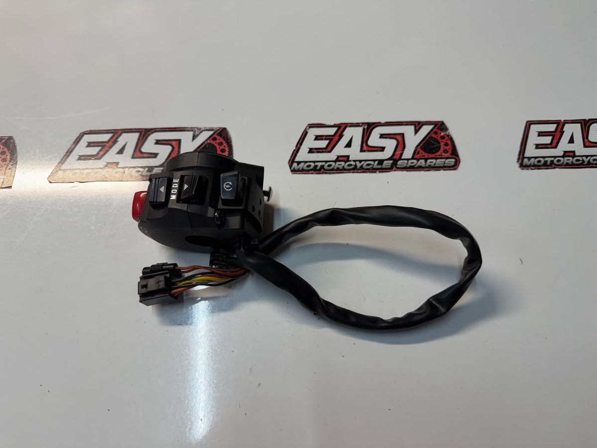 RH Switch Block Controls Suzuki GSXR 1000 2007-2008 OEM 37200-21H01