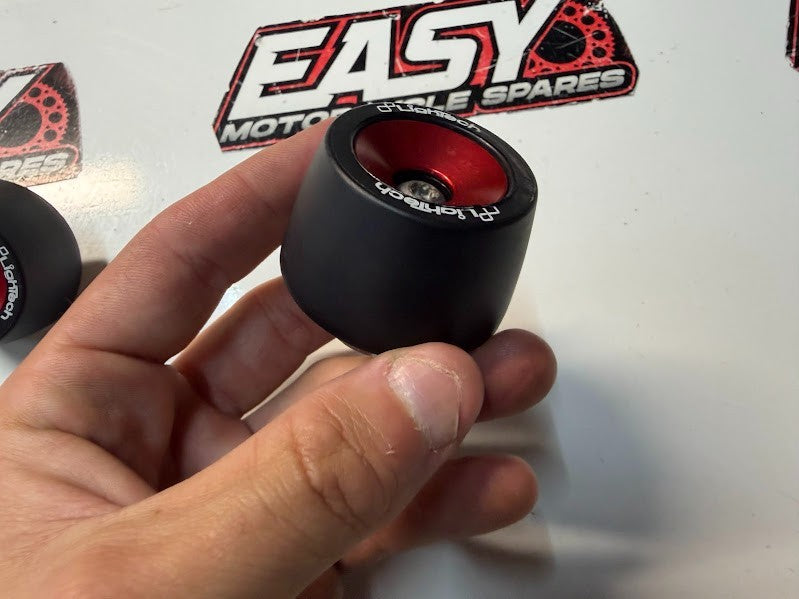 Lightech Front Axle Sliders Yamaha YZF R1 2015-2025 Aftermarket