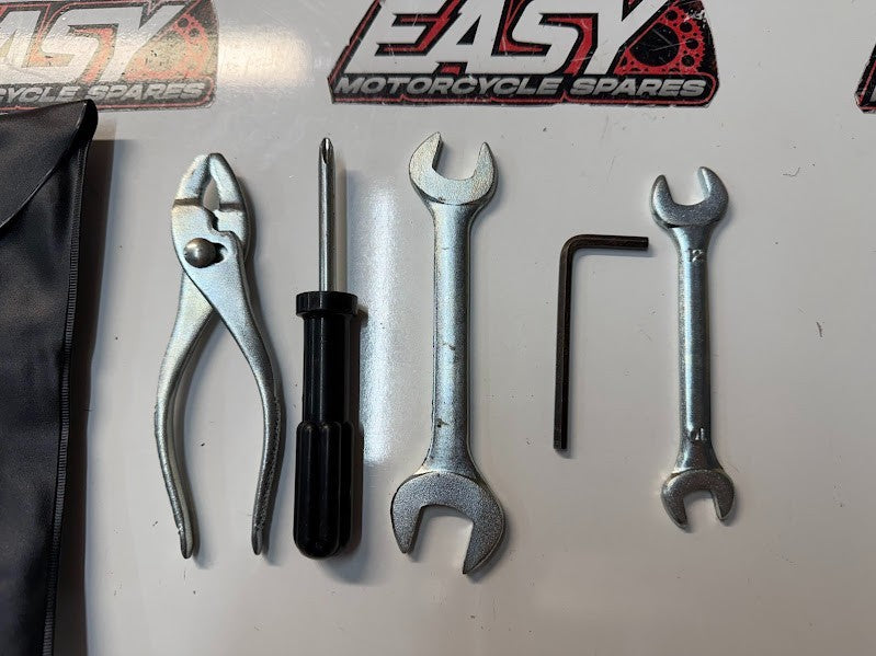 Tool Kit Bag Suzuki Boulevard C109R VLR 1800 T 2008-2014 OEM 09800-21102