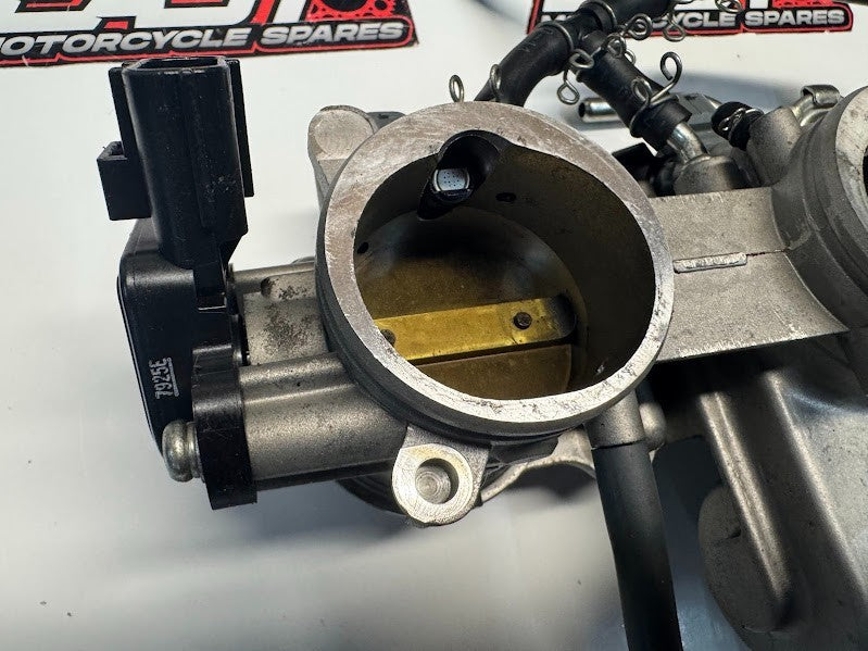Yamaha MT-10 2016-2021 Throttle Bodies Complete OEM Genuine B67-13750-02