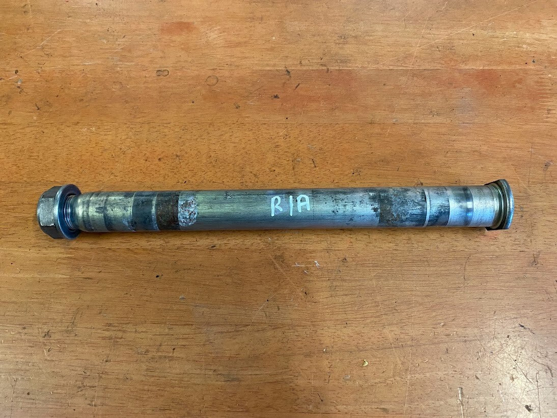 Rear Axle Yamaha FZ6-S 04-06 2006 5VX-25381-10-00