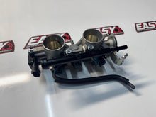 Throttle Bodies Complete Injectors TPS Yamaha YZF R7 2022-2024 OEM 1WS-13750-31