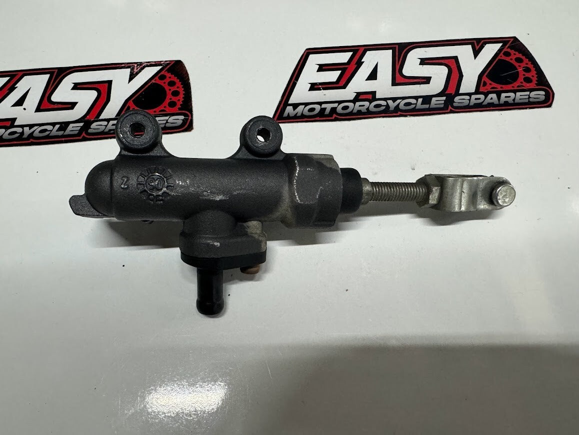 Rear Master Cylinder Suzuki GS 500 89-09 2006 69600-01D00