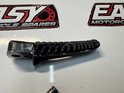 Suzuki GSXR 1000 2005-2008 RH Pillion Peg OEM Genuine 43611-41G00
