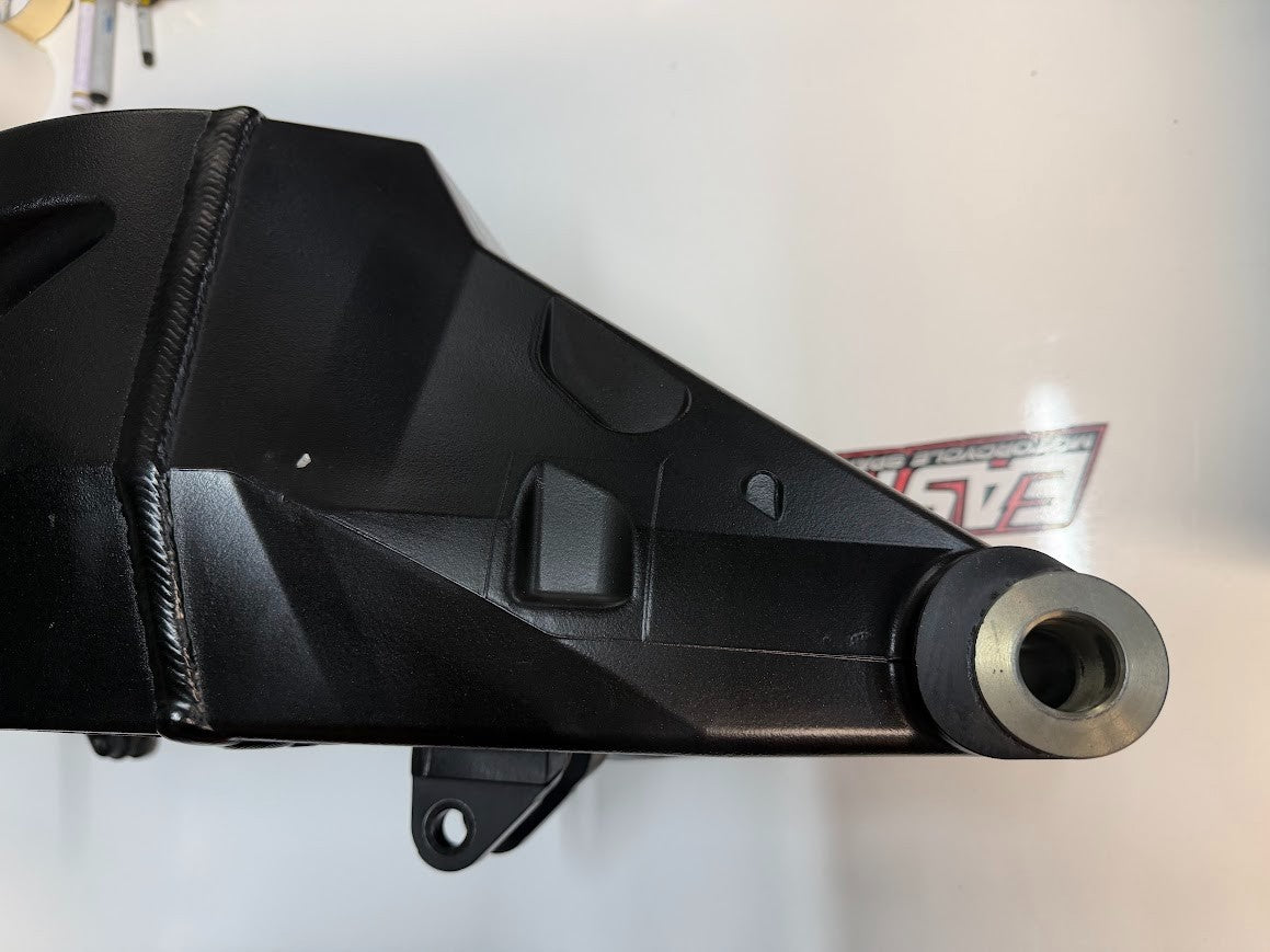 Swingarm Suzuki GSXR 1000 2007-2008 OEM 61000-21H00-YAP Swing Arm
