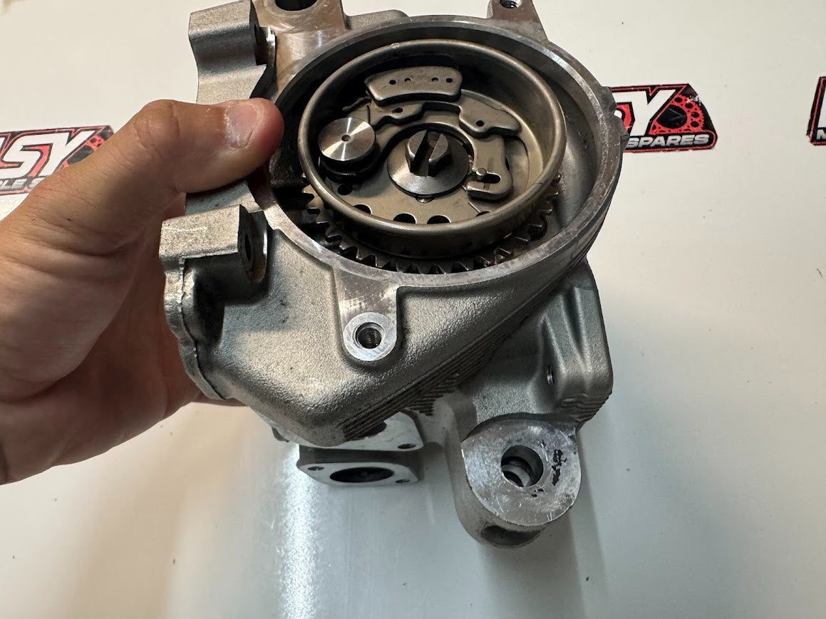 Yamaha YZF R15 2015-2018 Cylinder Head OEM Genuine 2FB-E1102-00